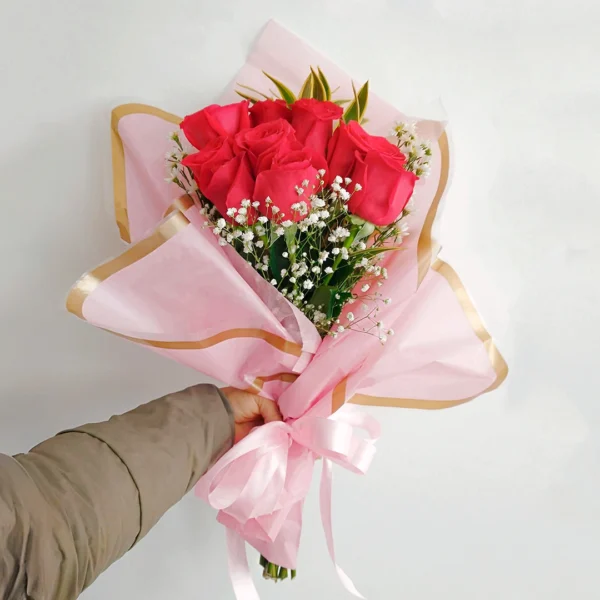 Bouquet de rosas rojas en Bogotá con gypsophila y follaje, ideal para aniversarios, San Valentín y momentos románticos